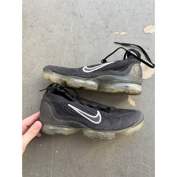 Nike Shoes - Nike Air VaporMax Flyknit Women's Size 6.5 US DC4112-002 Black Speckled Shoes